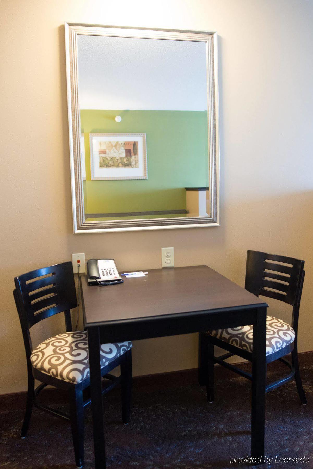 Holiday Inn Express & Suites Northwood By Ihg Silver Lake Exterior photo